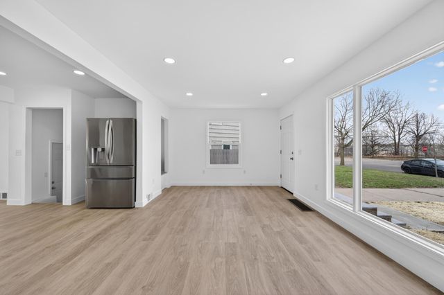 2026 Ames Avenue E, Saint Paul, MN 55119