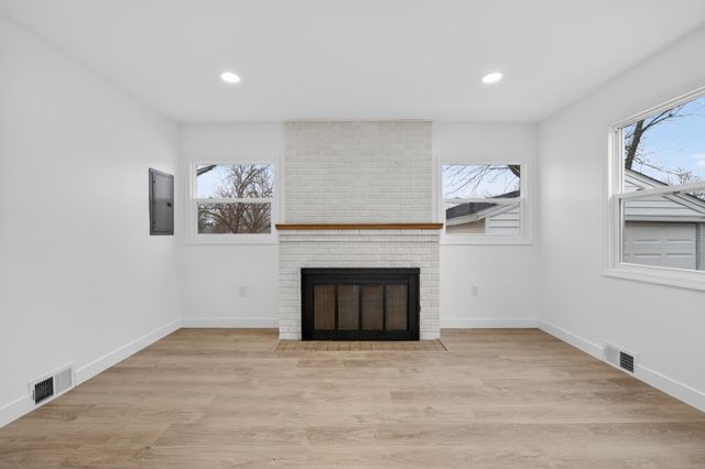 2026 Ames Avenue E, Saint Paul, MN 55119