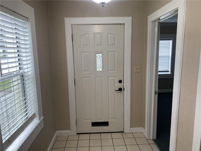 2555 Dauphin Street, Mobile, AL 36606