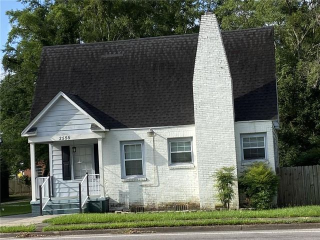 2555 Dauphin Street, Mobile, AL 36606
