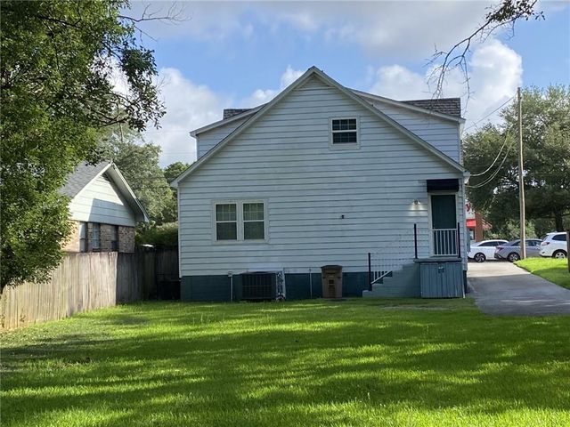 2555 Dauphin Street, Mobile, AL 36606