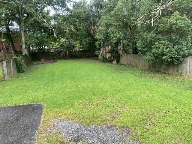 2555 Dauphin Street, Mobile, AL 36606