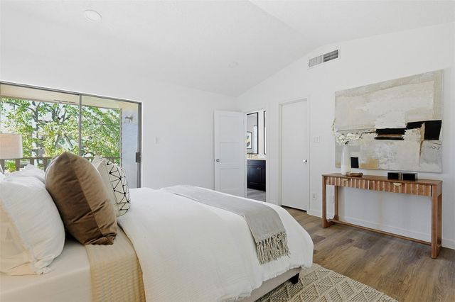 7350 Kirby Drive 21, Houston, TX 77030