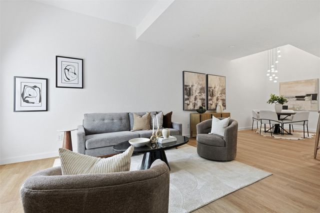 7350 Kirby Drive 21, Houston, TX 77030