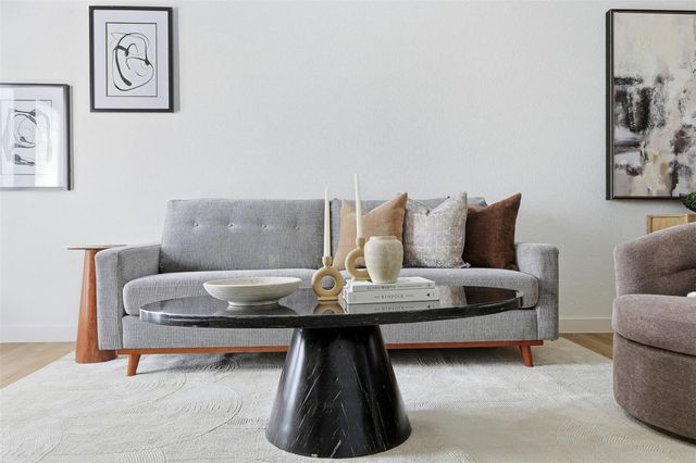 7350 Kirby Drive 21, Houston, TX 77030