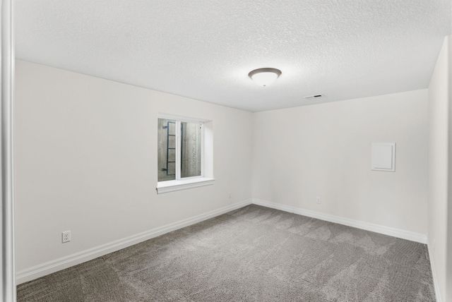 3432 S Lori Ct, Wichita, KS 67210