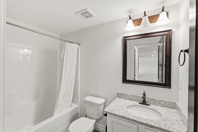 3432 S Lori Ct, Wichita, KS 67210