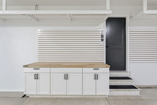 3432 S Lori Ct, Wichita, KS 67210