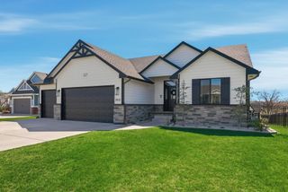 3432 S Lori Ct, Wichita, KS 67210