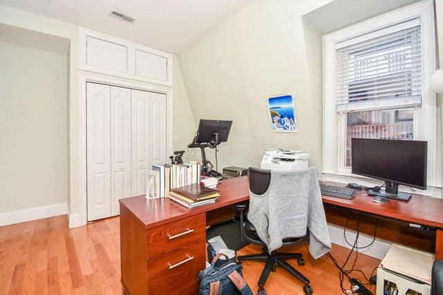 62 H St 3, Boston, MA 02127