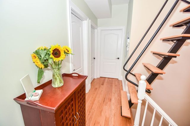 62 H St 3, Boston, MA 02127
