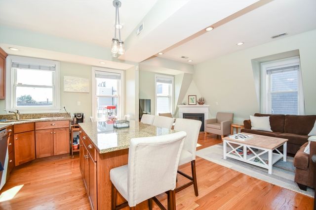 62 H St 3, Boston, MA 02127