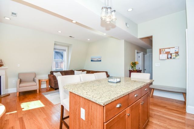 62 H St 3, Boston, MA 02127