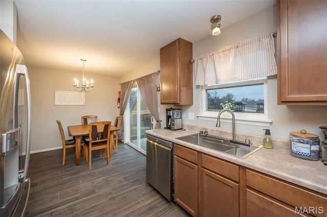 40 Chesterfield Court, Wentzville, MO 63385