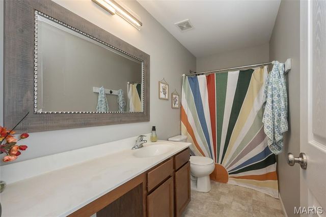 40 Chesterfield Court, Wentzville, MO 63385