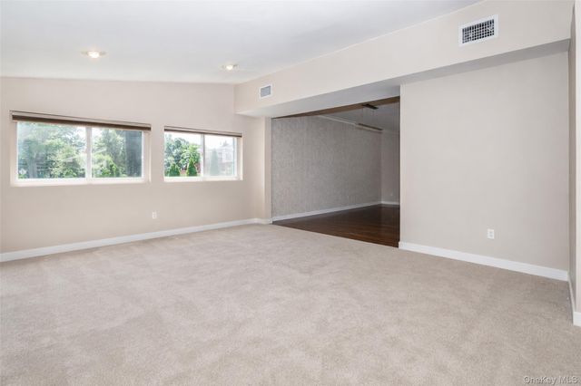 9 Primrose Avenue W, White Plains, NY 10607