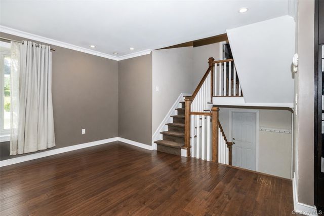 9 Primrose Avenue W, White Plains, NY 10607