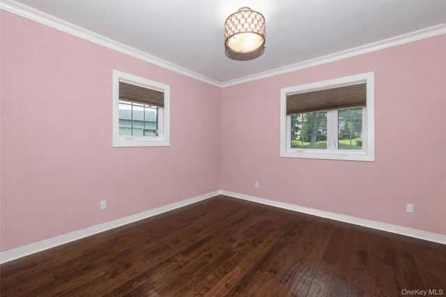9 Primrose Avenue W, White Plains, NY 10607