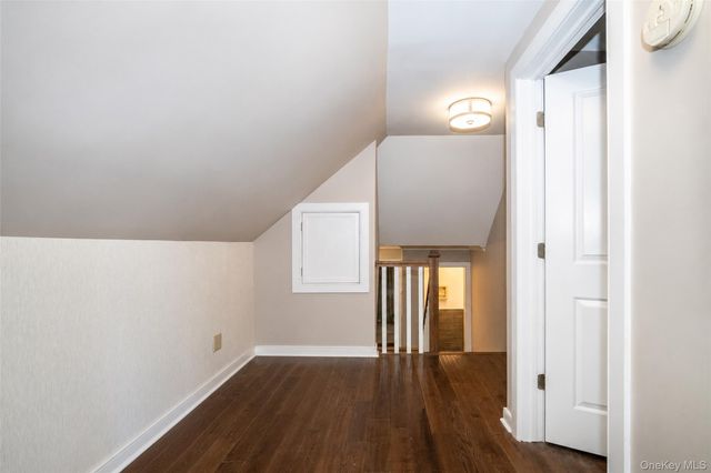 9 Primrose Avenue W, White Plains, NY 10607