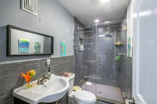 9 Primrose Avenue W, White Plains, NY 10607