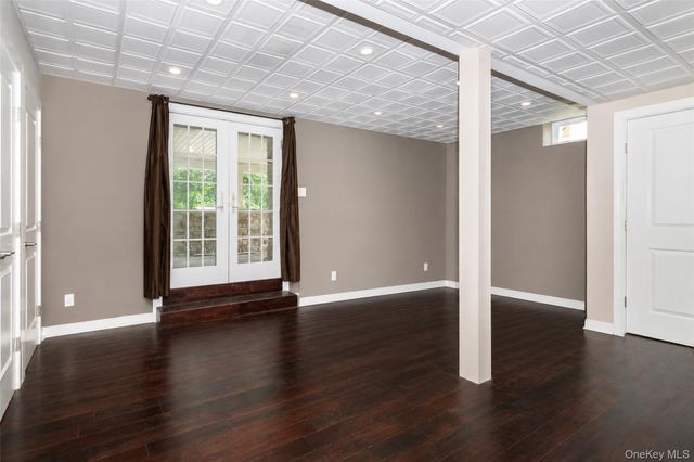 9 Primrose Avenue W, White Plains, NY 10607