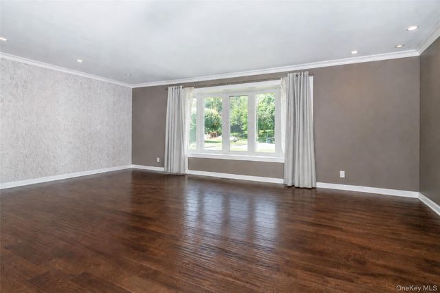 9 Primrose Avenue W, White Plains, NY 10607