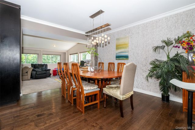 9 Primrose Avenue W, White Plains, NY 10607