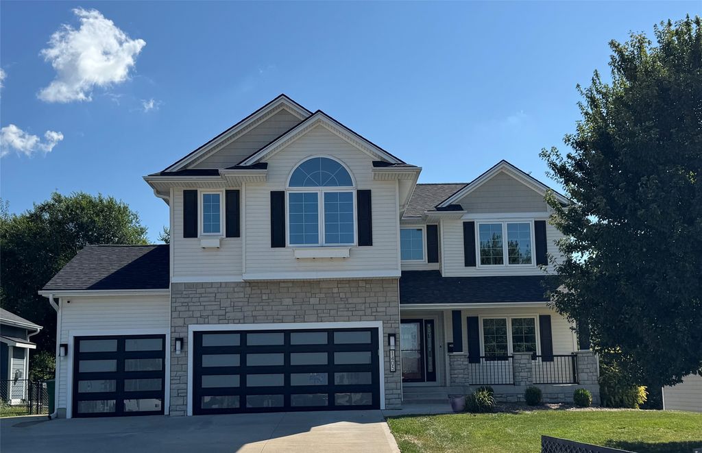 1405 Capital View Drive, Pleasant Hill, IA 50327