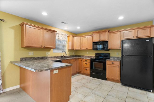 440 Hillbilly Lane, Hollister, MO 65672