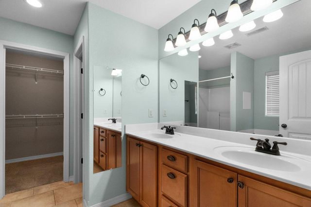 440 Hillbilly Lane, Hollister, MO 65672