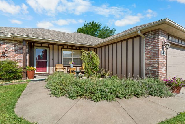 440 Hillbilly Lane, Hollister, MO 65672