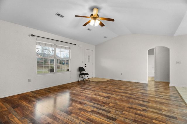 440 Hillbilly Lane, Hollister, MO 65672