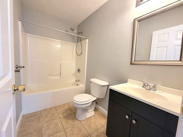 70 Oak Street Extension 3E, Brockton, MA 02301