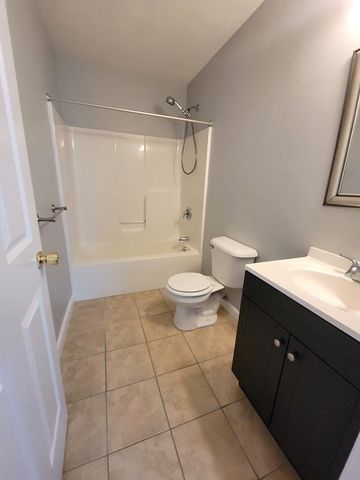 70 Oak Street Extension 3E, Brockton, MA 02301