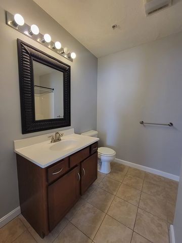70 Oak Street Extension 3E, Brockton, MA 02301