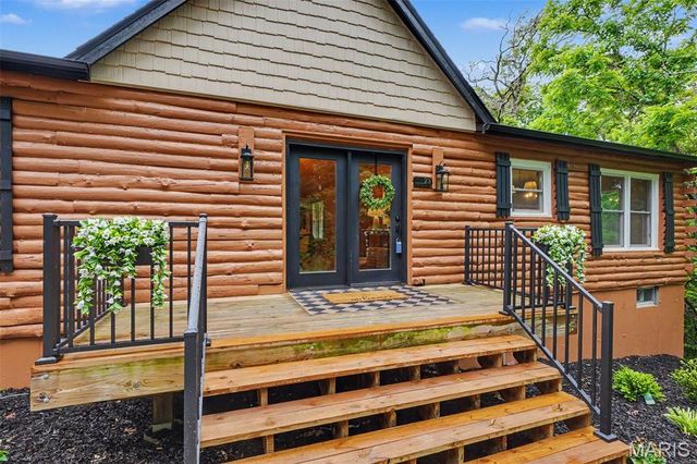 23 Lakeview Drive, St Charles, MO 63303
