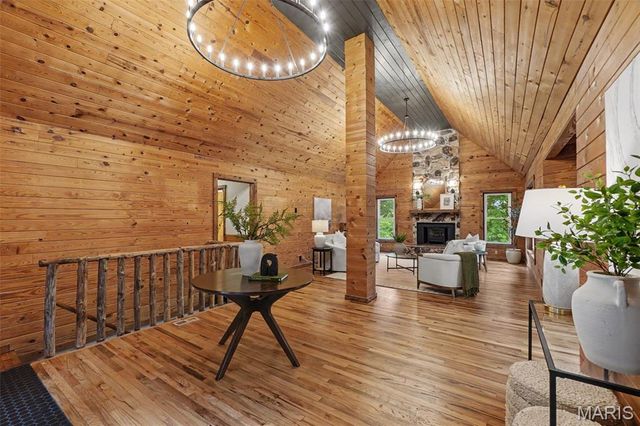 23 Lakeview Drive, St Charles, MO 63303