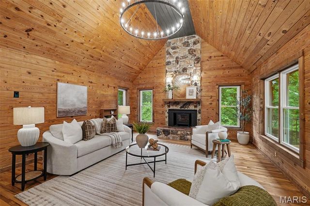 23 Lakeview Drive, St Charles, MO 63303
