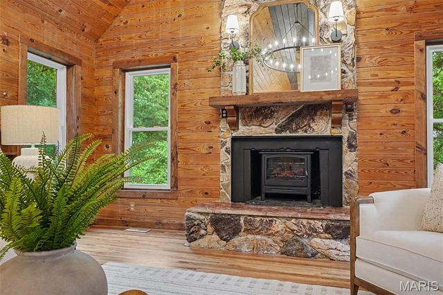 23 Lakeview Drive, St Charles, MO 63303