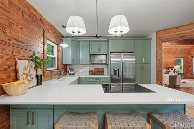 23 Lakeview Drive, St Charles, MO 63303