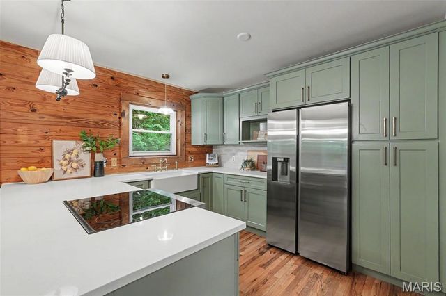23 Lakeview Drive, St Charles, MO 63303