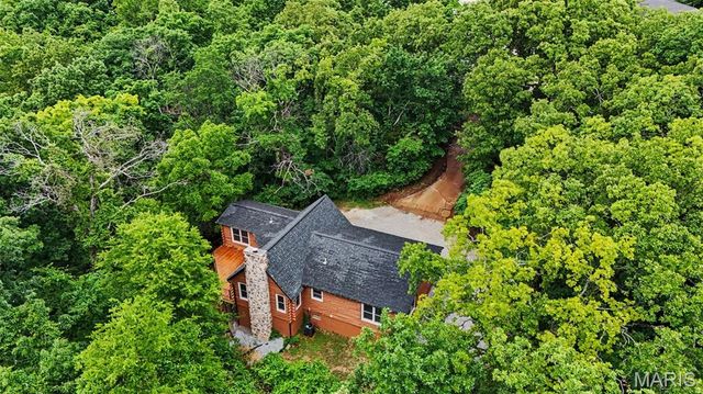 23 Lakeview Drive, St Charles, MO 63303