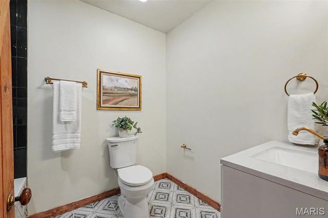 23 Lakeview Drive, St Charles, MO 63303