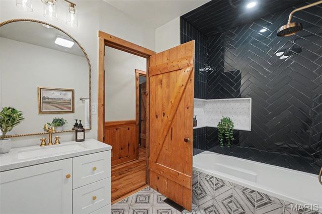23 Lakeview Drive, St Charles, MO 63303