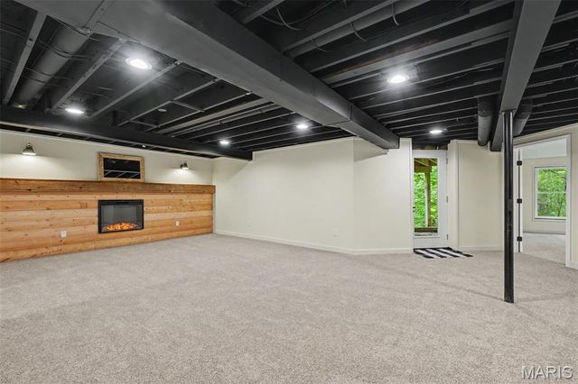 23 Lakeview Drive, St Charles, MO 63303