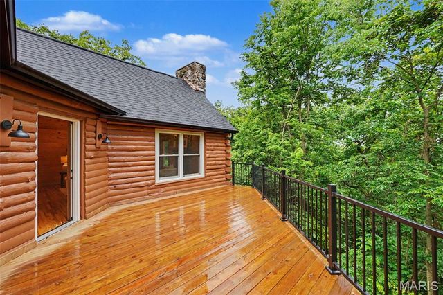 23 Lakeview Drive, St Charles, MO 63303