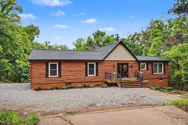 23 Lakeview Drive, St Charles, MO 63303