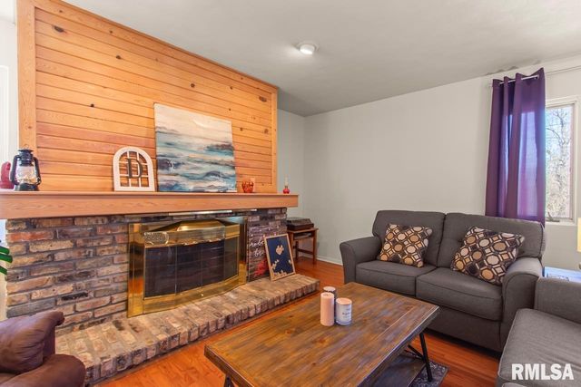 2816 W RICHWOODS Boulevard, Peoria, IL 61604