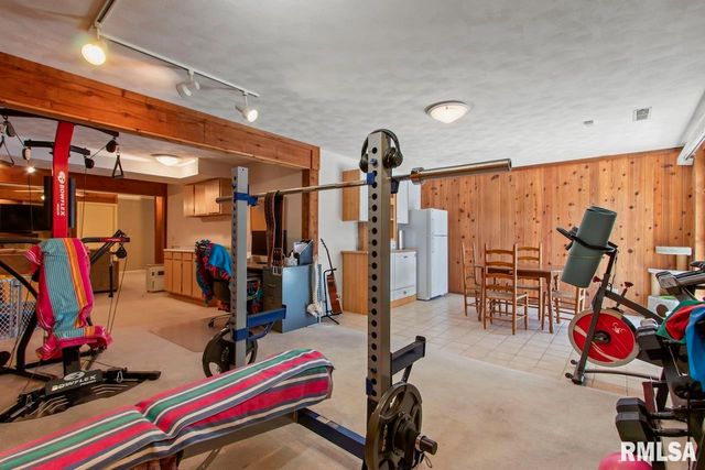 2816 W RICHWOODS Boulevard, Peoria, IL 61604