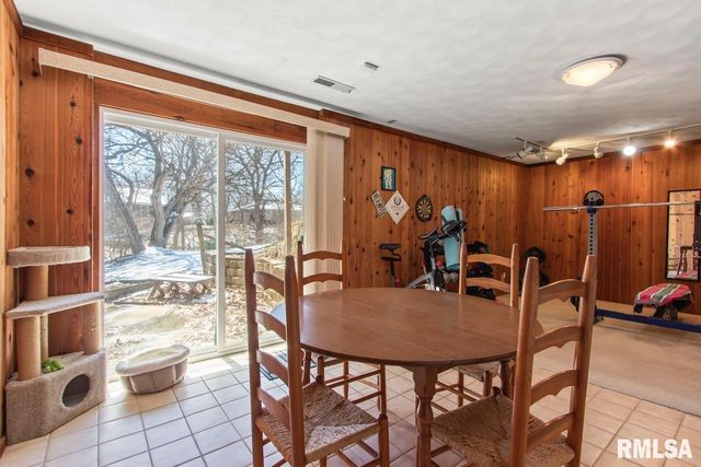 2816 W RICHWOODS Boulevard, Peoria, IL 61604